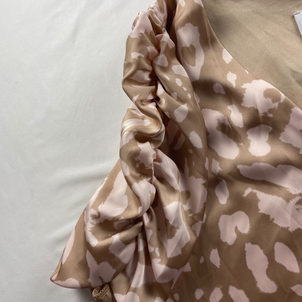 Adrienne Leopard Print V-Neck Satin Blouse Tan Ruched Puff Sleeve Top M 2489SAM - Picture 11 of 16